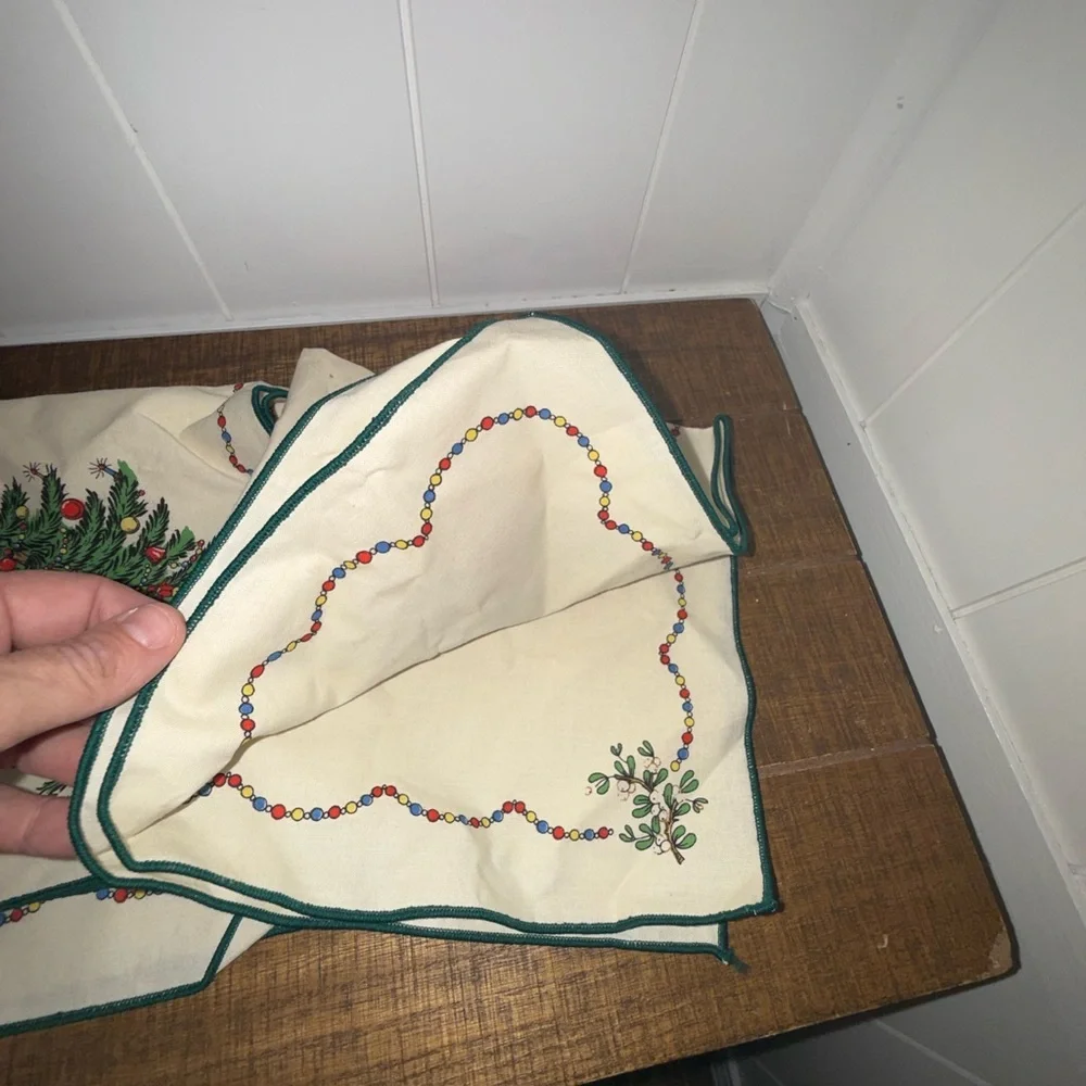 Vintage Holiday Tree Decorative Napkin Covers - Green